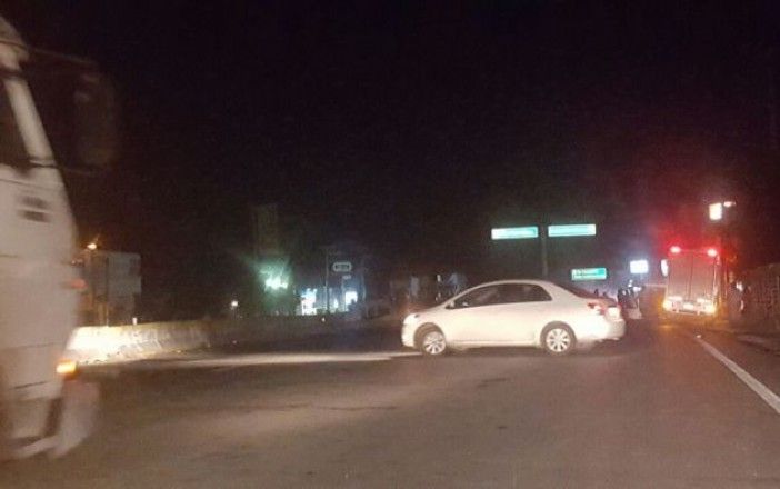 Desalojan carretera Villahermosa-Frontera en Tabasco