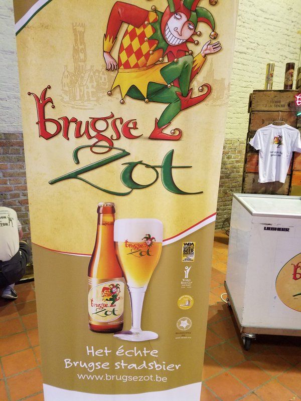 Cerveza fluirá por cañerías en ciudad de Bélgica - Brugse-Zot-1