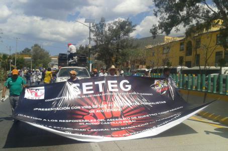 Maestros secuestran autobuses para trasladarse a la Ciudad de México - CETEG