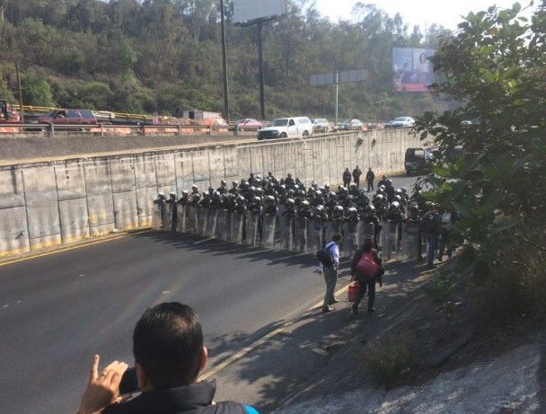CNTE marcha hacia la SEGOB - CNTE-Mexico-Toluca-Siete24Noticias