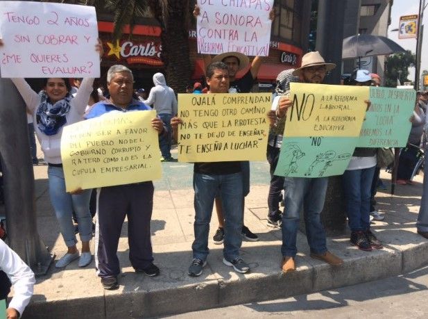 CNTE marcha hacia la SEGOB - CNTE-Reforma-8jun-jochotustra-1
