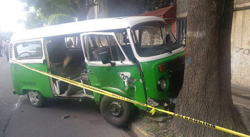 Choque de combi y camioneta deja un muerto Choque de combi y camioneta deja un muerto