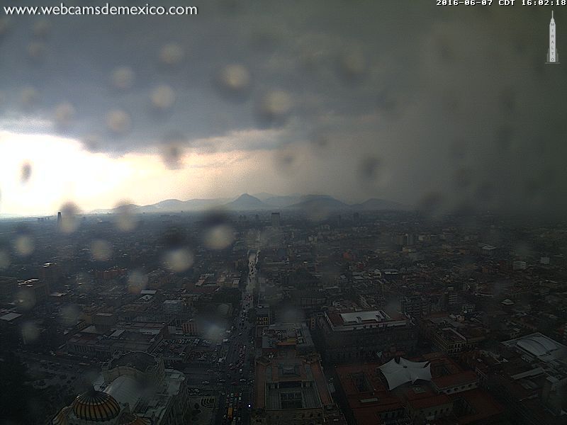 Lluvia genera encharcamientos en diversos puntos de la Ciudad de México