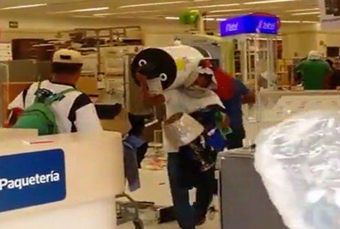 Coppel pide justicia por saqueo en sucursal en Palenque - CkeeURjUUAEKExd