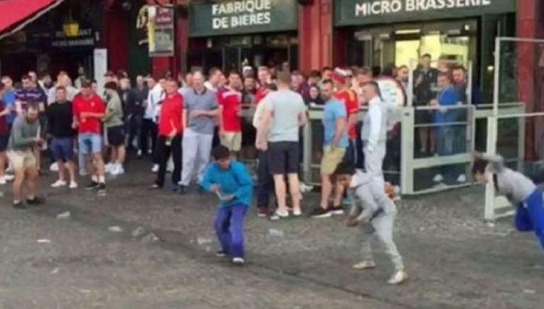 Video: aficionados ingleses humillan a niños gitanos