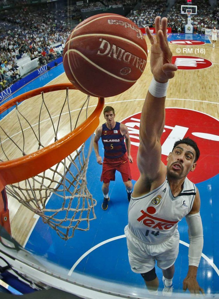 Ayón y el Real Madrid a un triunfo del bicampeonato - Cla2CYfWYAAOx4L-751x1024