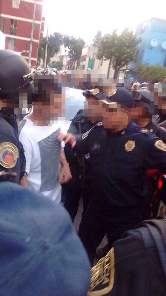 Impide policía capitalina linchamiento en la colonia Morelos - DEtenidos-Morelos-576x1024