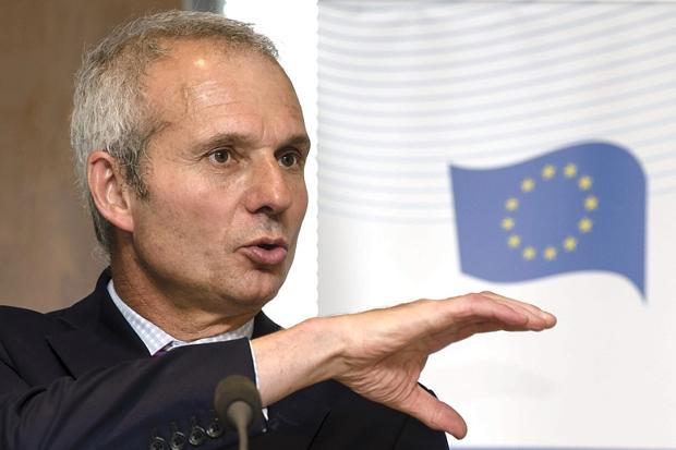 España pide soberanía compartida de Gibraltar tras victoria del Brexit - David-Lidington