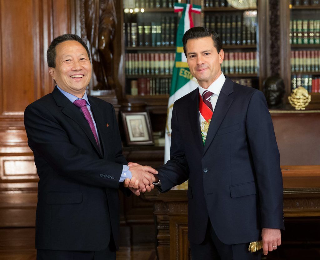 Recibe EPN cartas credenciales de cinco embajadores - EPN-Kim-Hyong-Gil-1024x833