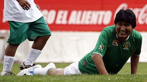 Operarán a Evo Morales tras lesión en partido de futbol