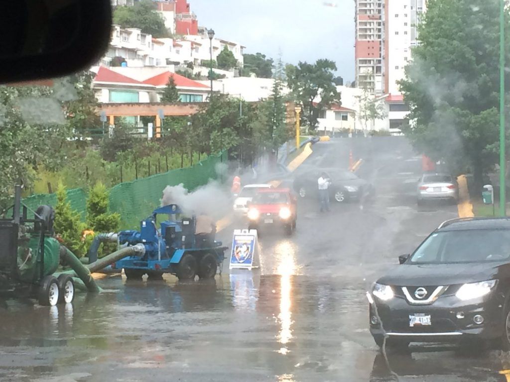 Vuelve a inundarse calle Hacienda de las Golondrinas en Interlomas - Hacienda-de-las-golondrinas-Interlomas-2-1024x768