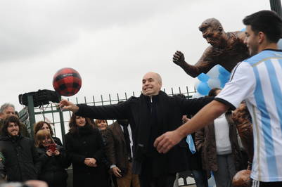 Develan estatua de Messi en Buenos Aires - Homenaje-Costanera-SurFotos-Emiliana-Miguelez_CLAIMA20160628_0199_17