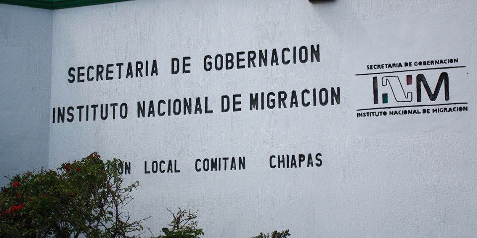 Encuentran ahorcado a migrante hondureño en INM de Comitán