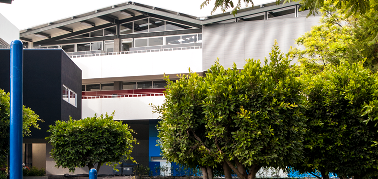 Delincuentes roban y disparan en un autobús donde viajaban alumnos de primaria - John-F.-Kennedy