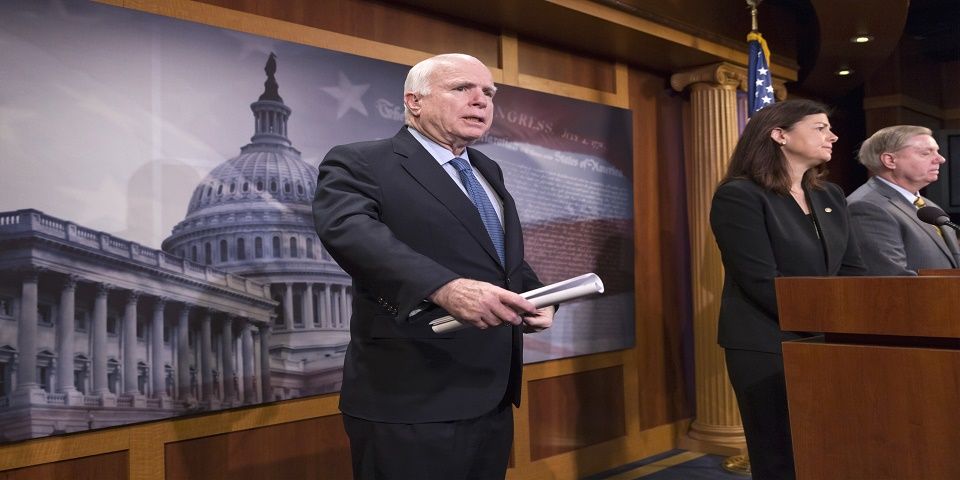 “Obama es responsable directo de masacre en Orlando”: John McCain