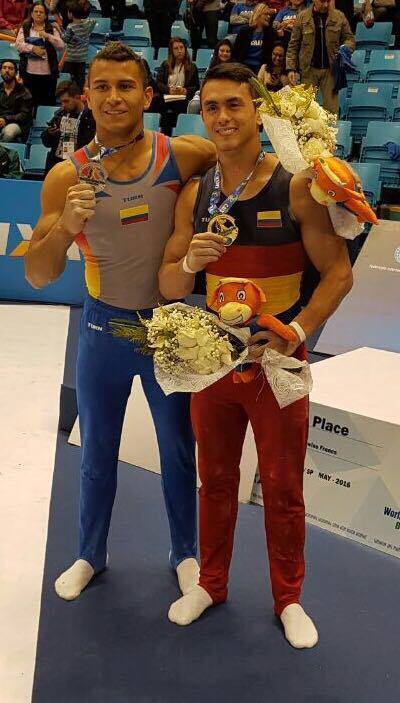 Gimnasta colombiano a salvo tras ataque en Estambul - Jossimar-Calvo-medalla