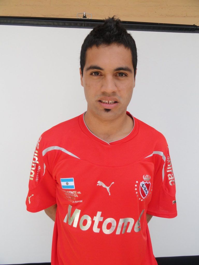 Julián Velázquez llega a reforzar la zaga del Cruz Azul - Julian-Velazquez-Cruz-Azul-2-768x1024