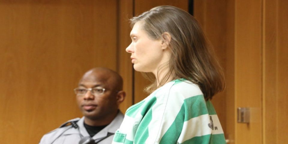 Seis años de cárcel a mujer que golpeó a su abuela de 94 años