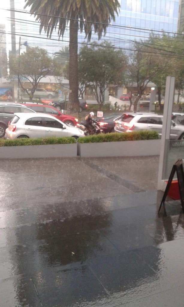 Graves encharcamientos en la Ciudad de México - Lluvias-Dolfosax-614x1024