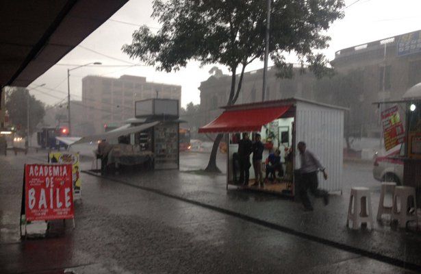 Dos tormentas tropicales causan lluvias en el país
