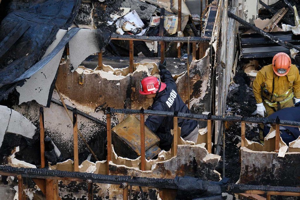 Deja cinco muertos incendio en edificio de Los Ángeles - Los-Angeles-Incendio-2-1024x683