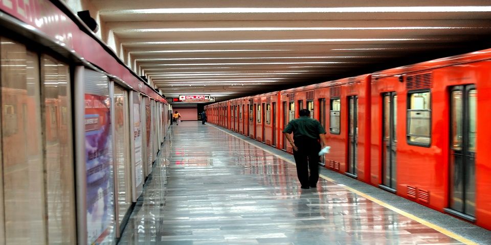 Metro, Metrobús y Suburbano con horario de día festivo el 16 de septiembre