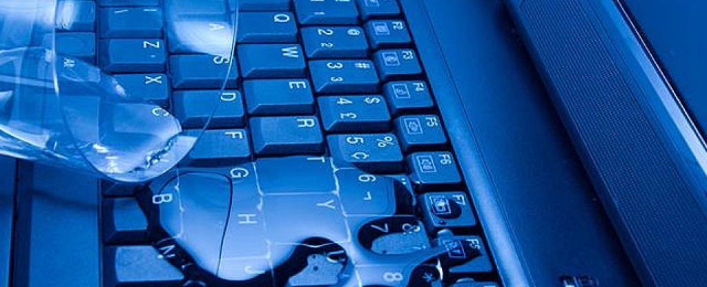 ¿Qué hacer en caso de que su laptop se moje? - Líquido-Teclado-6-1024x416