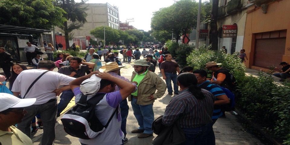 CNTE regresa a campamento en La Ciudadela