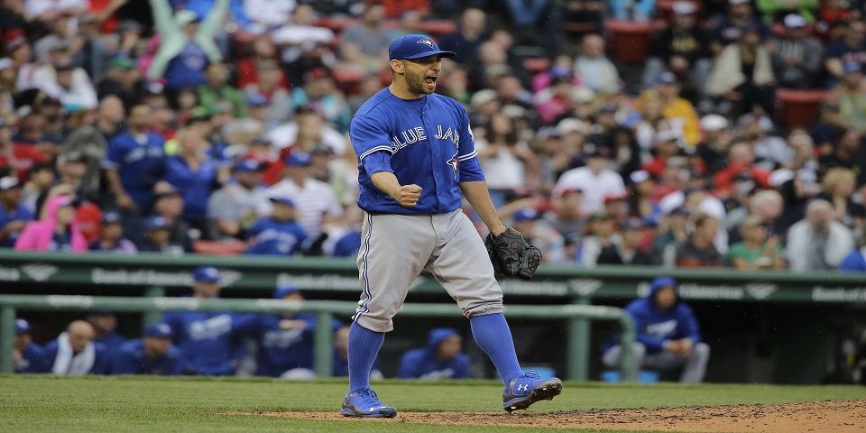 Marco Estrada cerca del juego perfecto en victoria ante Boston