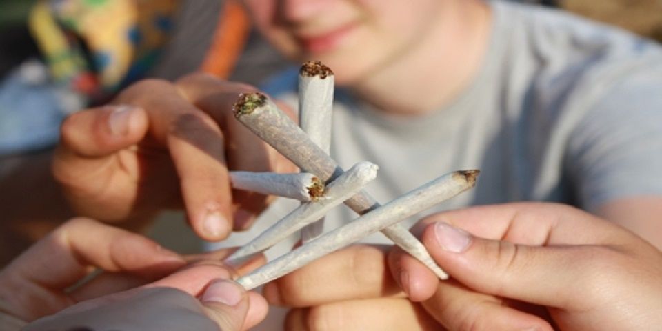 Legislación aumentará el número de adictos: Iglesia - Mariguana