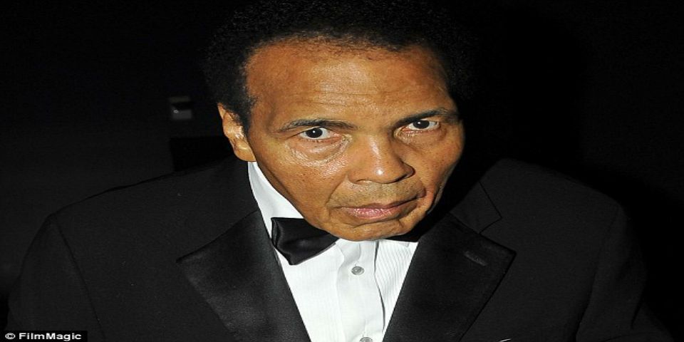 Muhammed Ali fue conectado a un respirador artificial Muhammed Ali fue conectado a un respirador artificial