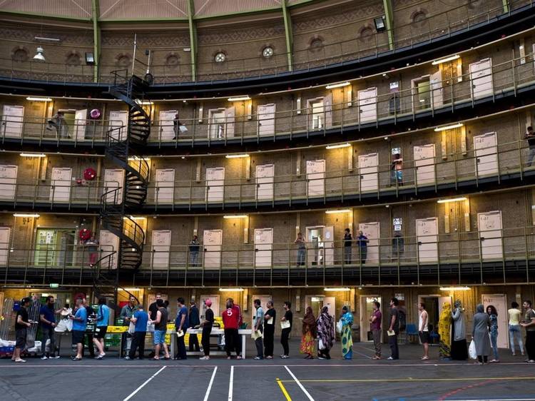 Holanda acondiciona sus cárceles como albergues - Muhammed-Muheisen4