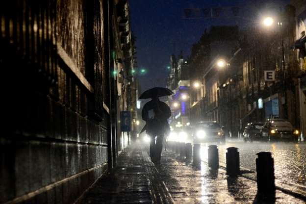 Seguirán lluvias esta noche en mayor parte del país - Noventa-Grados