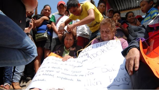 Detienen a joven que trasquiló a maestros de Comitán