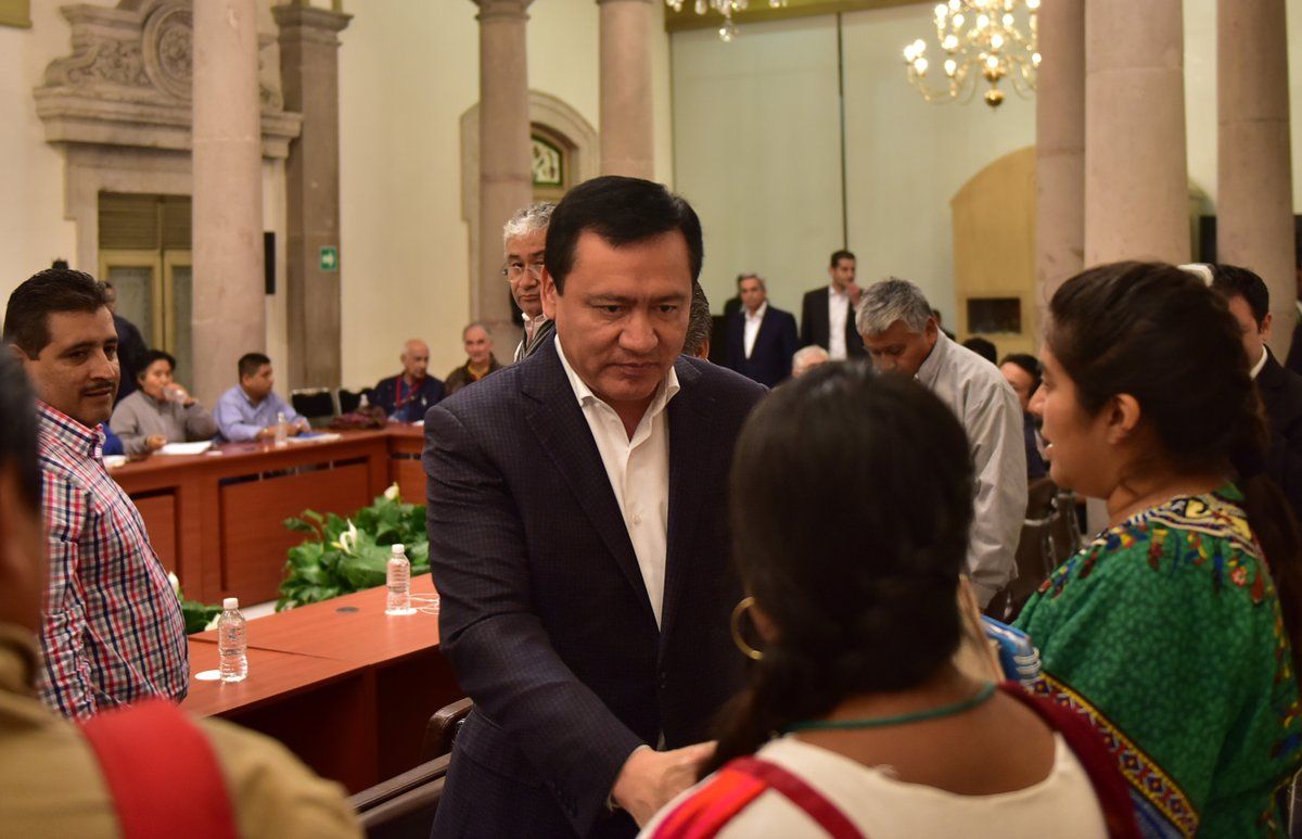 Seguirán negociaciones con la CNTE hasta que levanten bloqueos: Osorio Chong - Osorio-Chong-CNTE