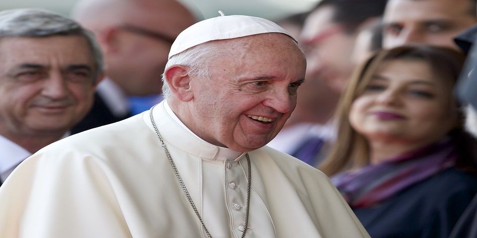 Papa Francisco pide a armenios que no olviden el “genocidio”