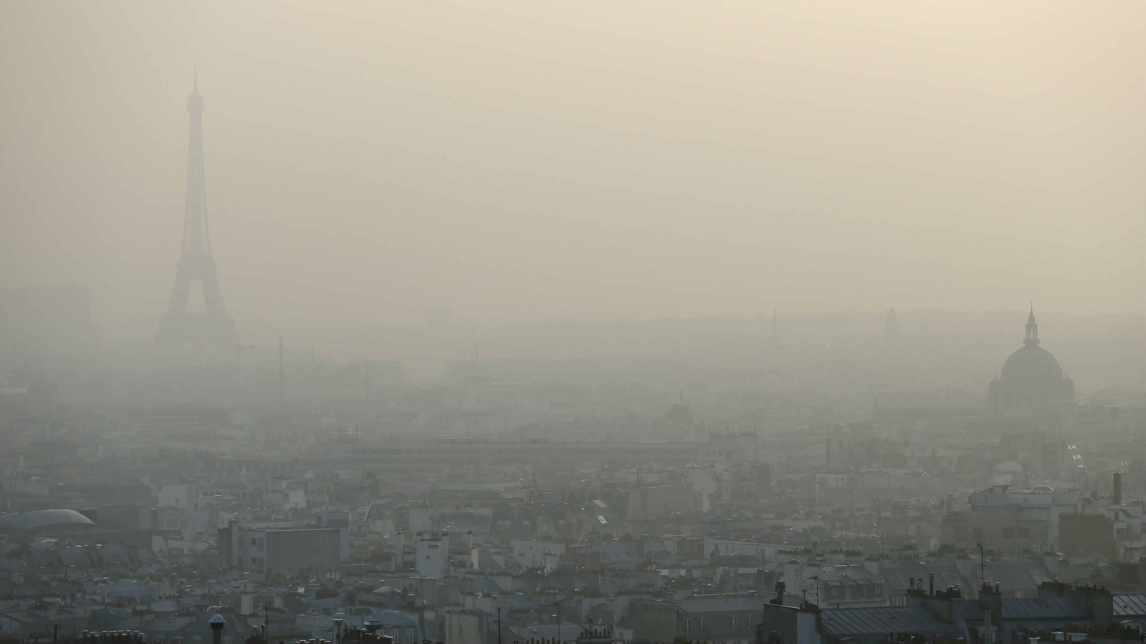 París restringirá circulación de vehículos viejos por contaminación