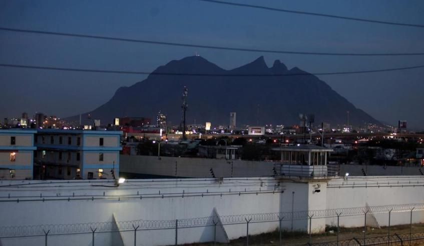 Trasladan a reclusos grabados en Cereso de Apodaca al penal de Topo Chico