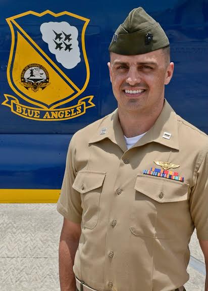 Video: piloto de la marina de EE.UU. muere durante práctica de vuelo - Piloto-Foto-The-Blue-Angels-FB