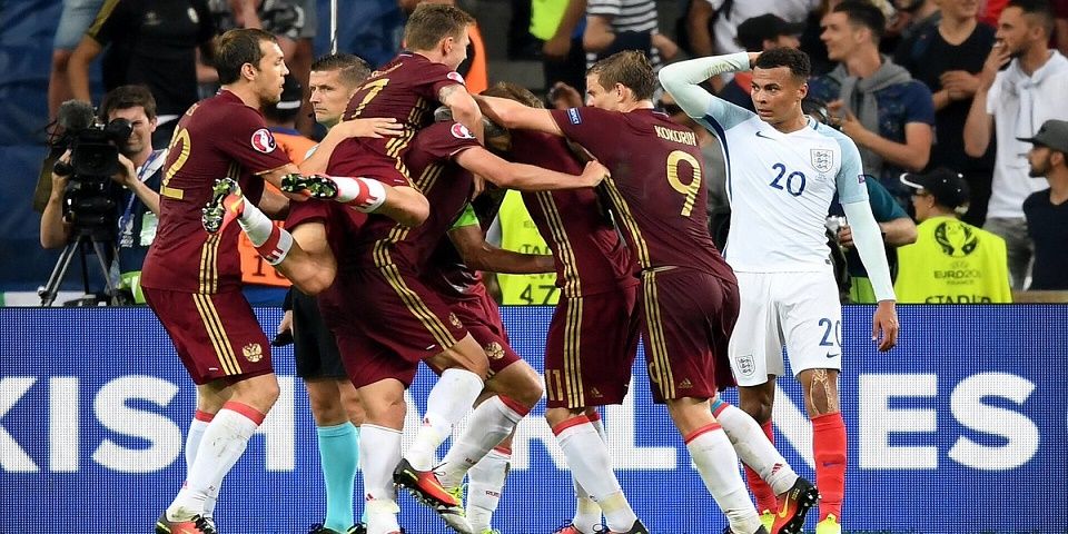 Rusia saca empate de último minuto a Inglaterra
