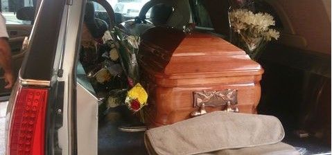 Dan adiós con cortejo fúnebre a Rubén Aguirre en Puerto Vallarta