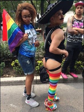 Finaliza marcha del Orgullo Gay en el Zócalo - Screenshot_2-8