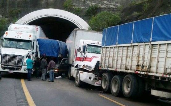 Imágenes: mega carambola deja casi 40 heridos en el límite de Veracruz y Puebla - Screenshot_25