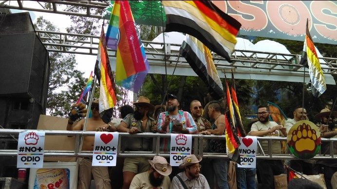 Finaliza marcha del Orgullo Gay en el Zócalo - Screenshot_6-2