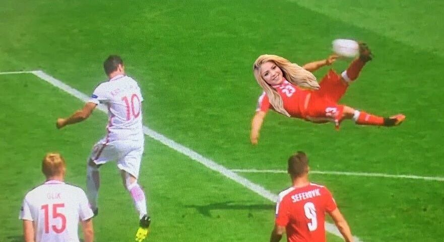 Shakira bromea en Twitter con el gol de Shaqiri
