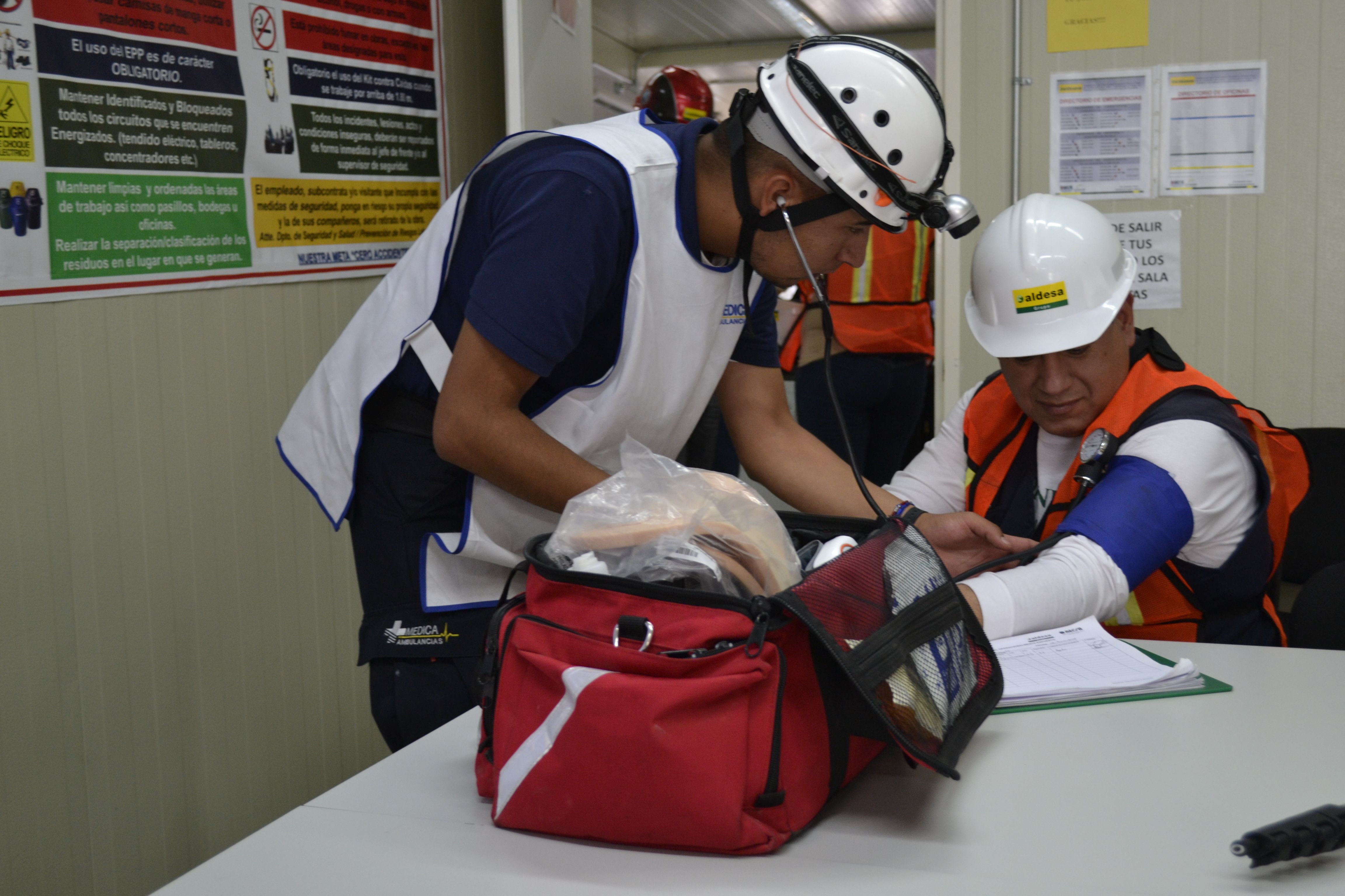Así combatirán las inundaciones en el Estado de México - Todos-los-visitantes-deben-someterse-a-un-examen-médico-antes-de-ingresar-a-las-obras