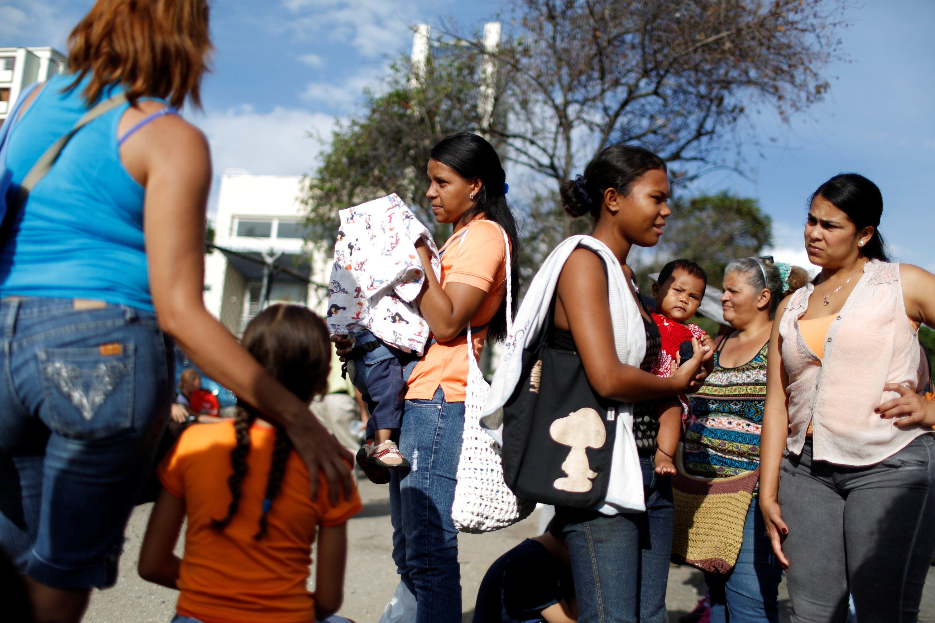Venezolanos recurren a trueques en redes sociales por escasez de comida - Venezuela-