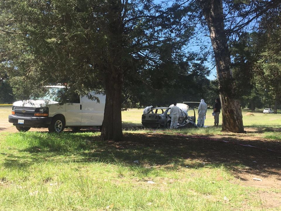 Encuentran a hombre calcinado al interior de vehículo en Puebla