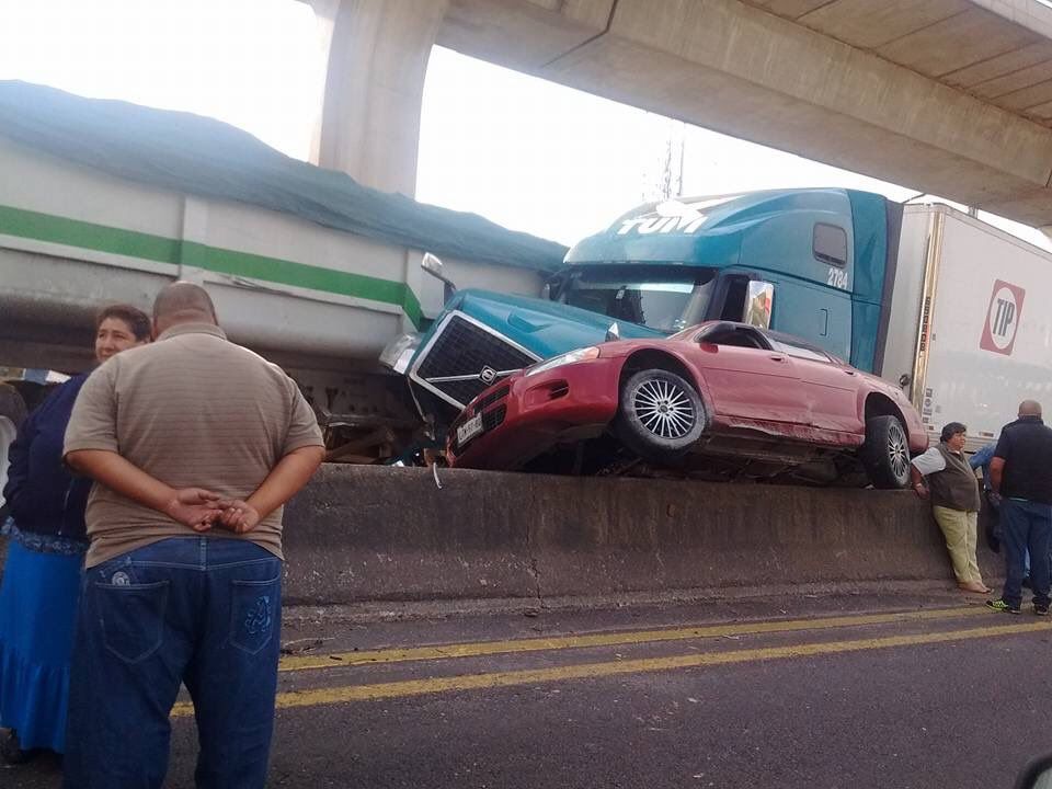 Accidente en la México-Querétaro provoca caos vial - accidente-mexico-queretaro-3