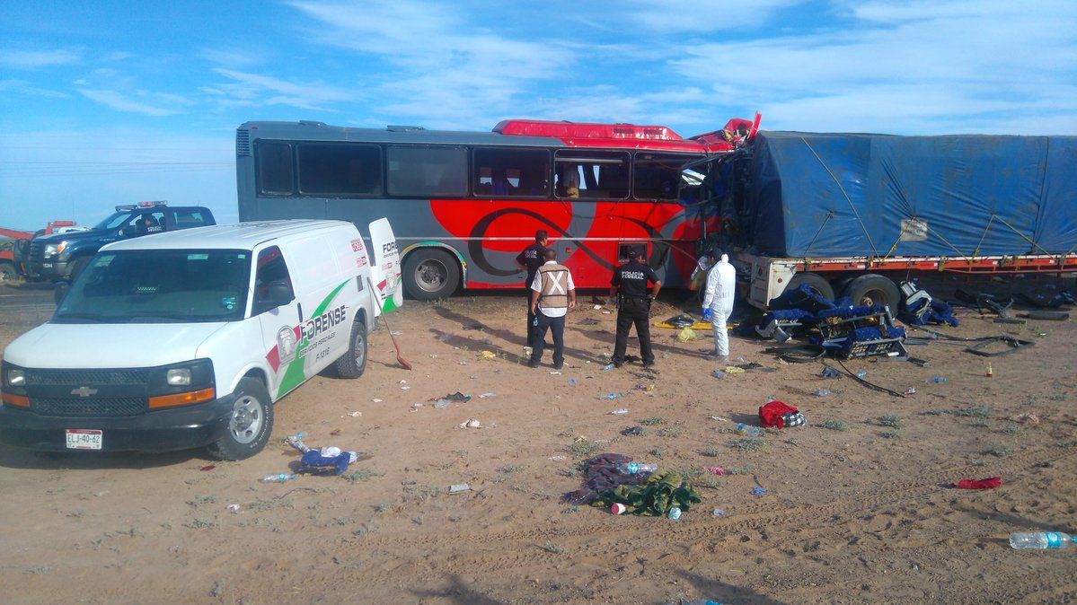 Diez muertos y 27 heridos por choque en Chihuahua